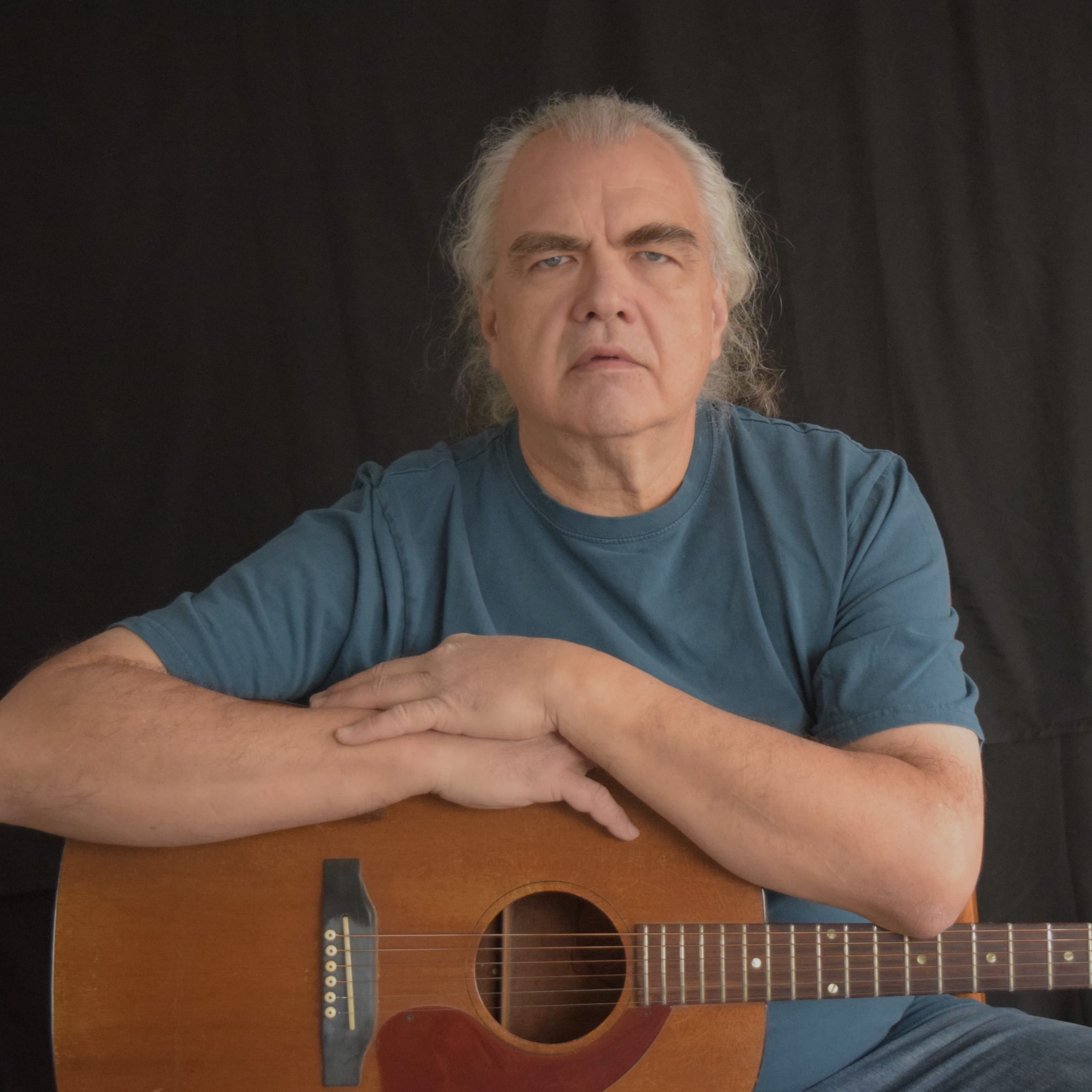 Gerd with guitar 1